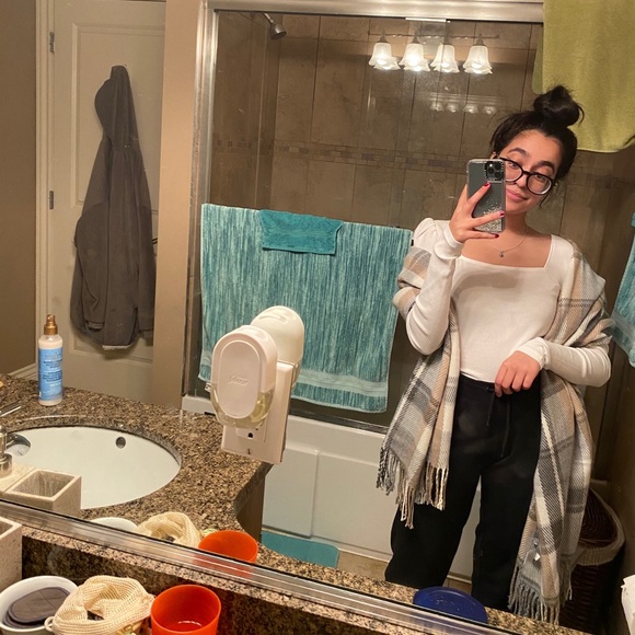 Meet your Posher, Tasneet - Picture 1 of 1